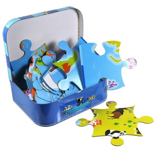 Grousst Weltkaart-Puzzle am Koffer