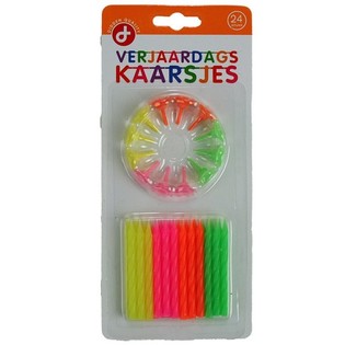 GEBUERTSDAGSK&Auml;ERZEN SET, Besteet aus: 24 K&auml;erzen mat Halter